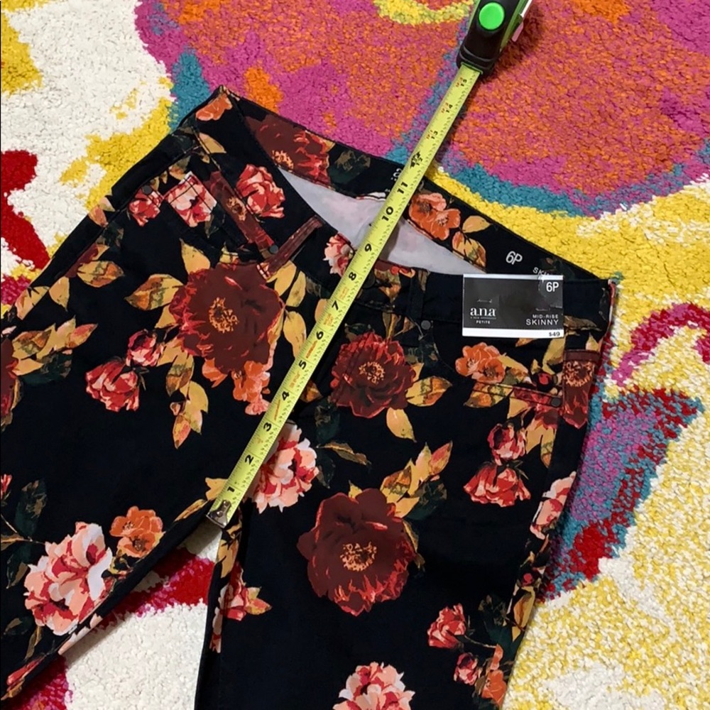a.n.a Floral Pants - Picture 9 of 10